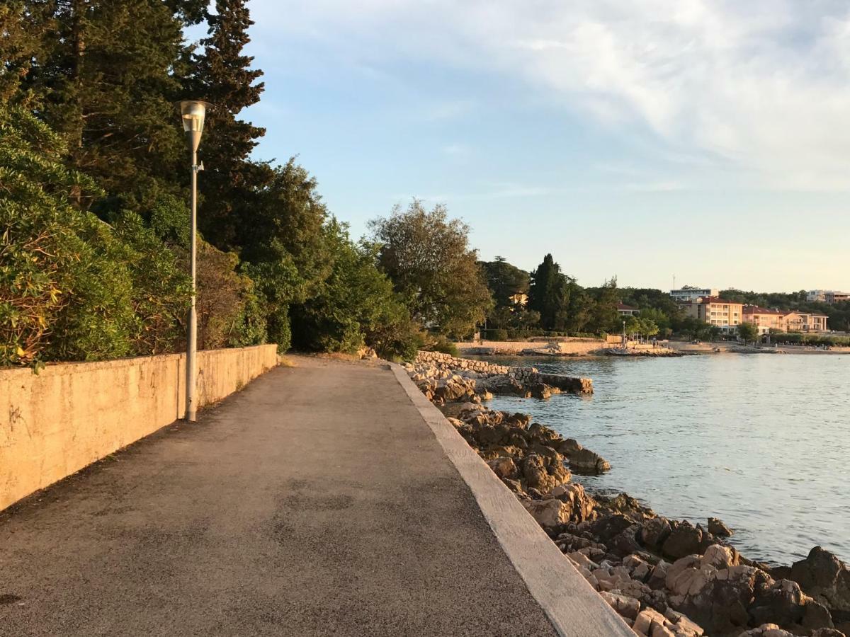 Apartment Aquamarin, Blizu Mora S Pogledom Na More, Za Do 6 Osoba Malinska Exterior foto